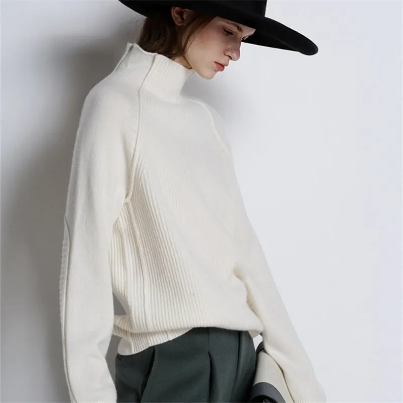 100% Cashmere Turtleneck Sweater with Ribbed Finish and Raised Seams