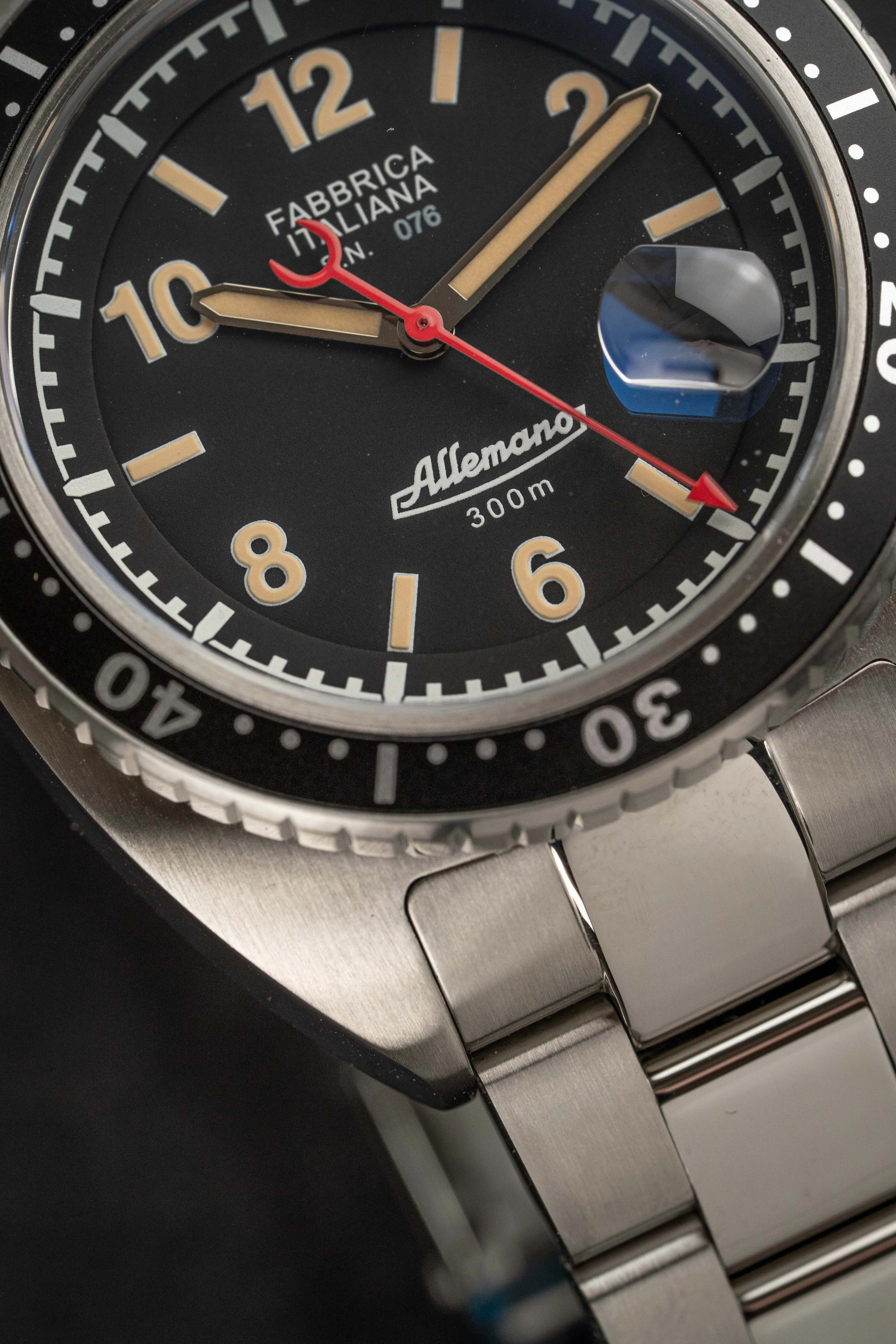 Allemano 1973 Shark Men's Black Watch SH-A-1973-P-N