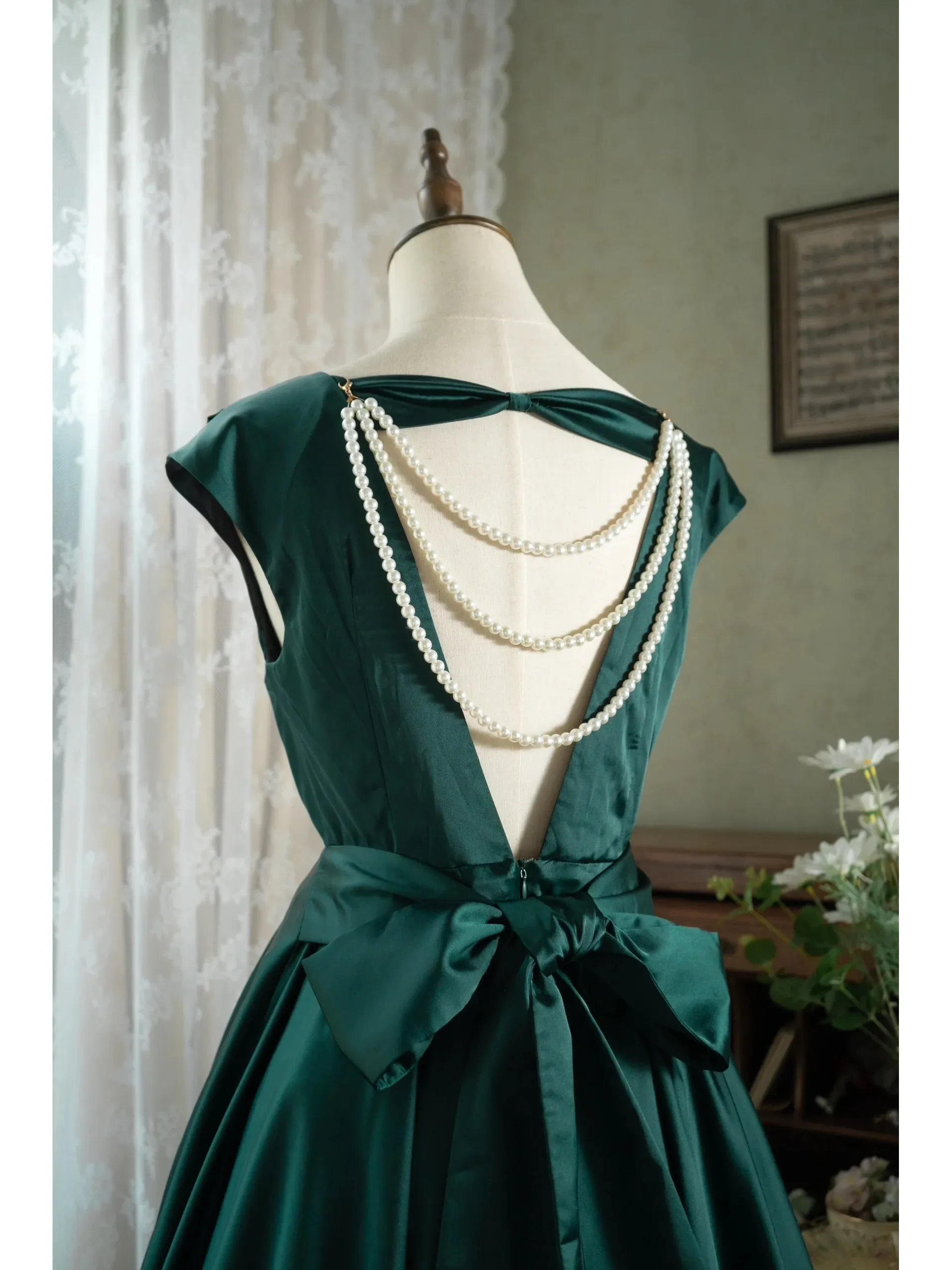 Cow Neck 50s Open Back Vintage Emerald Green Dress