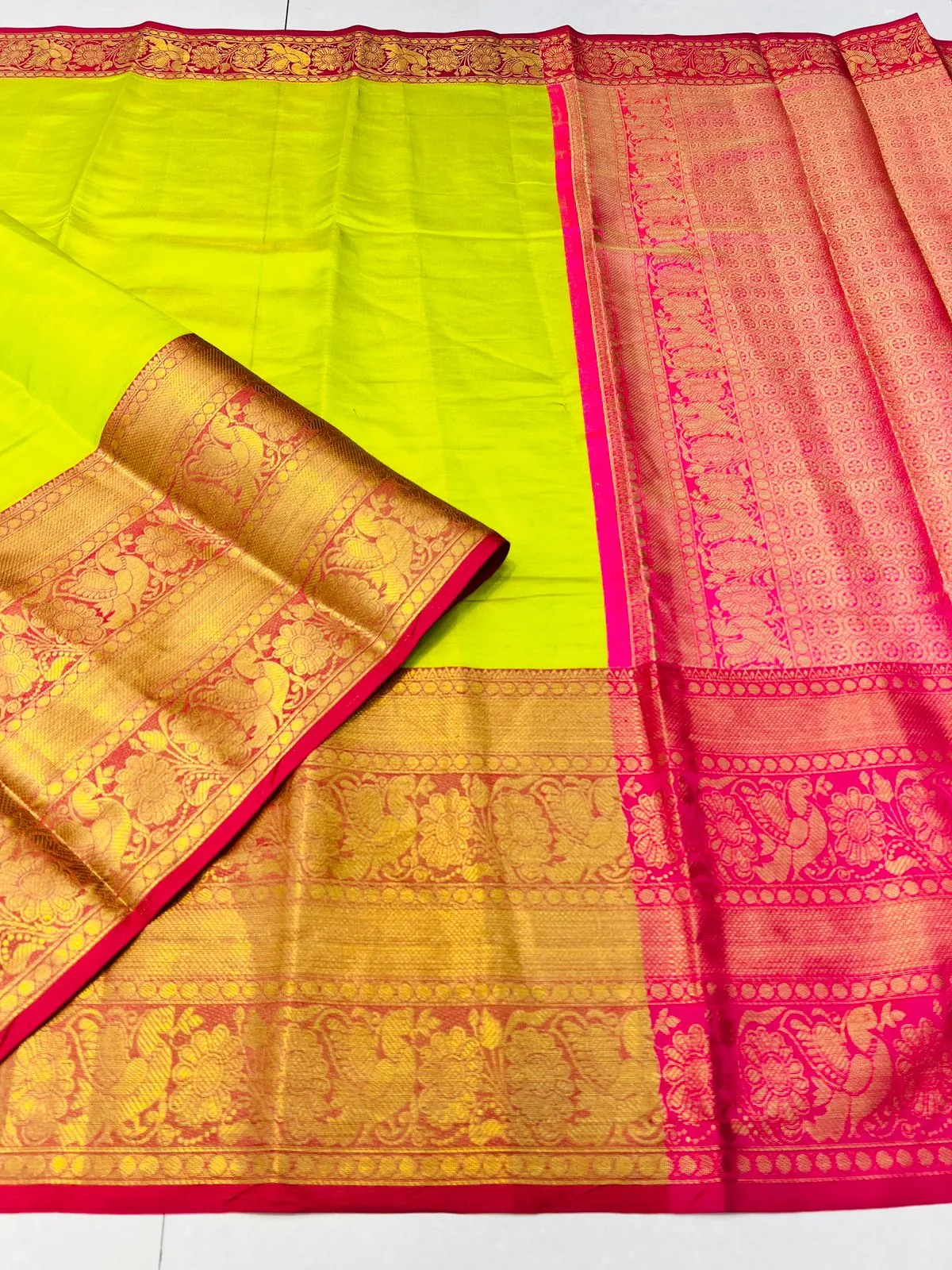 Fairytale Parrot Kanjivaram Silk Saree With Confounding Blouse Piece