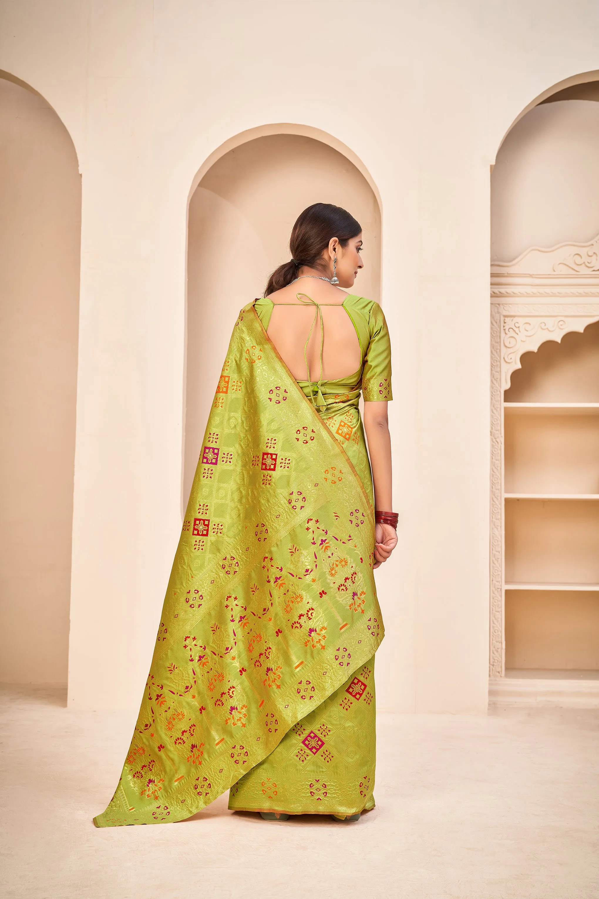 Mesmerizing Light Green Color Banarasi Silk Fabric Silk Weave Saree