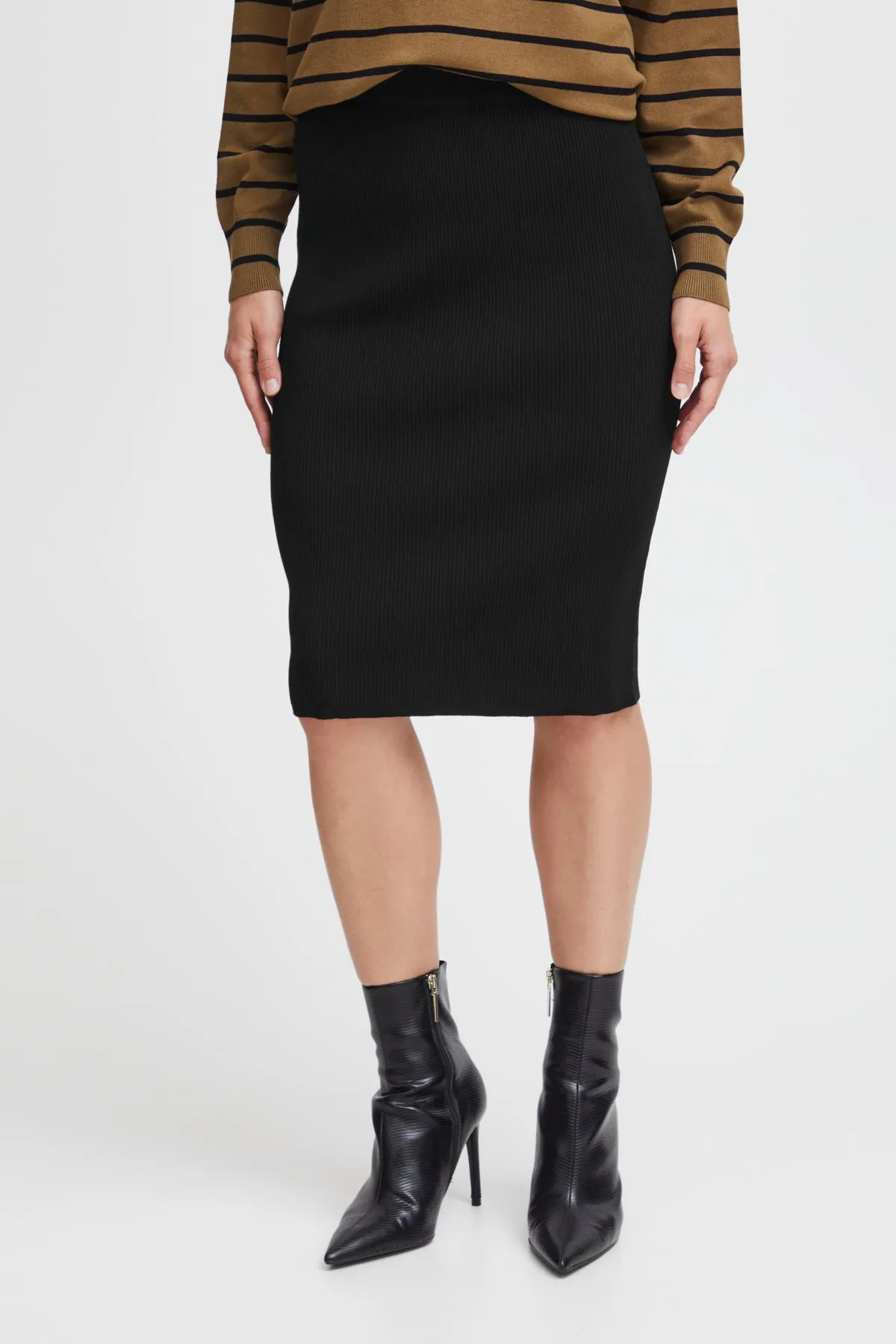 Mmorla Pencil Skirt