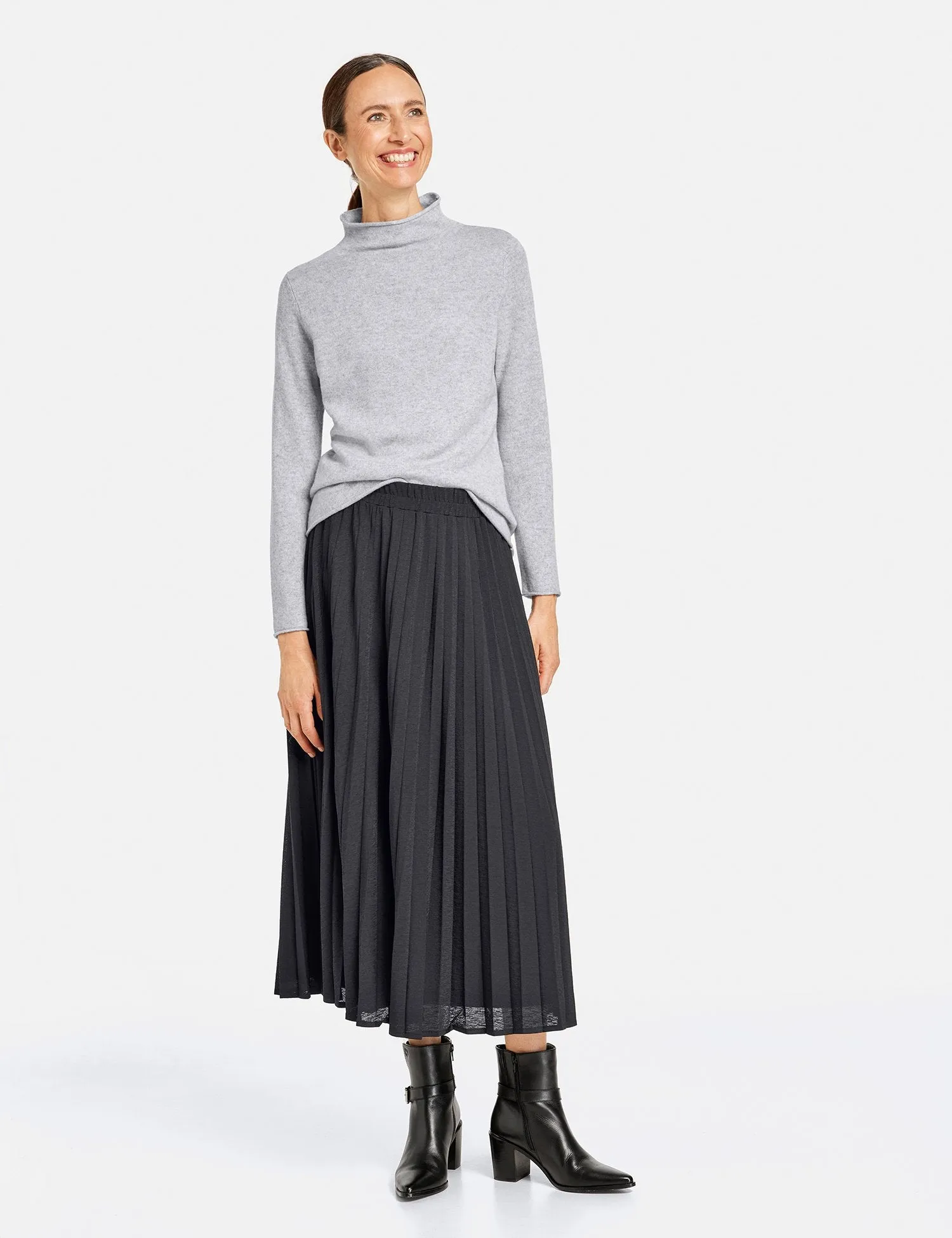 Pull-on Pleated Skirt