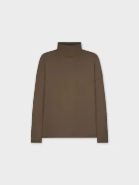 SWING TURTLENECK-BROWN