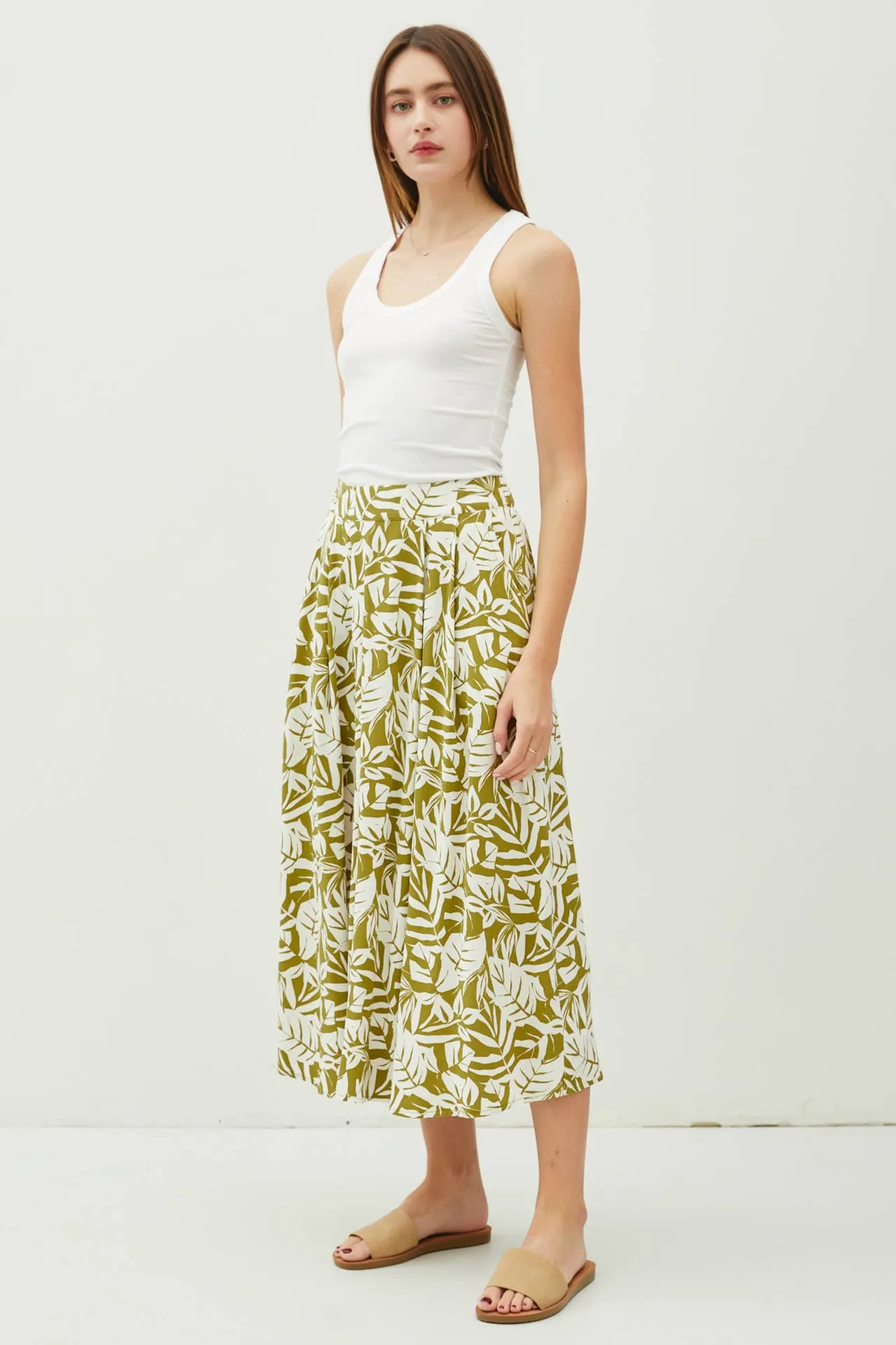 TROPICAL PRINT HIGH RISE PINTUCKED MIDI SKIRT