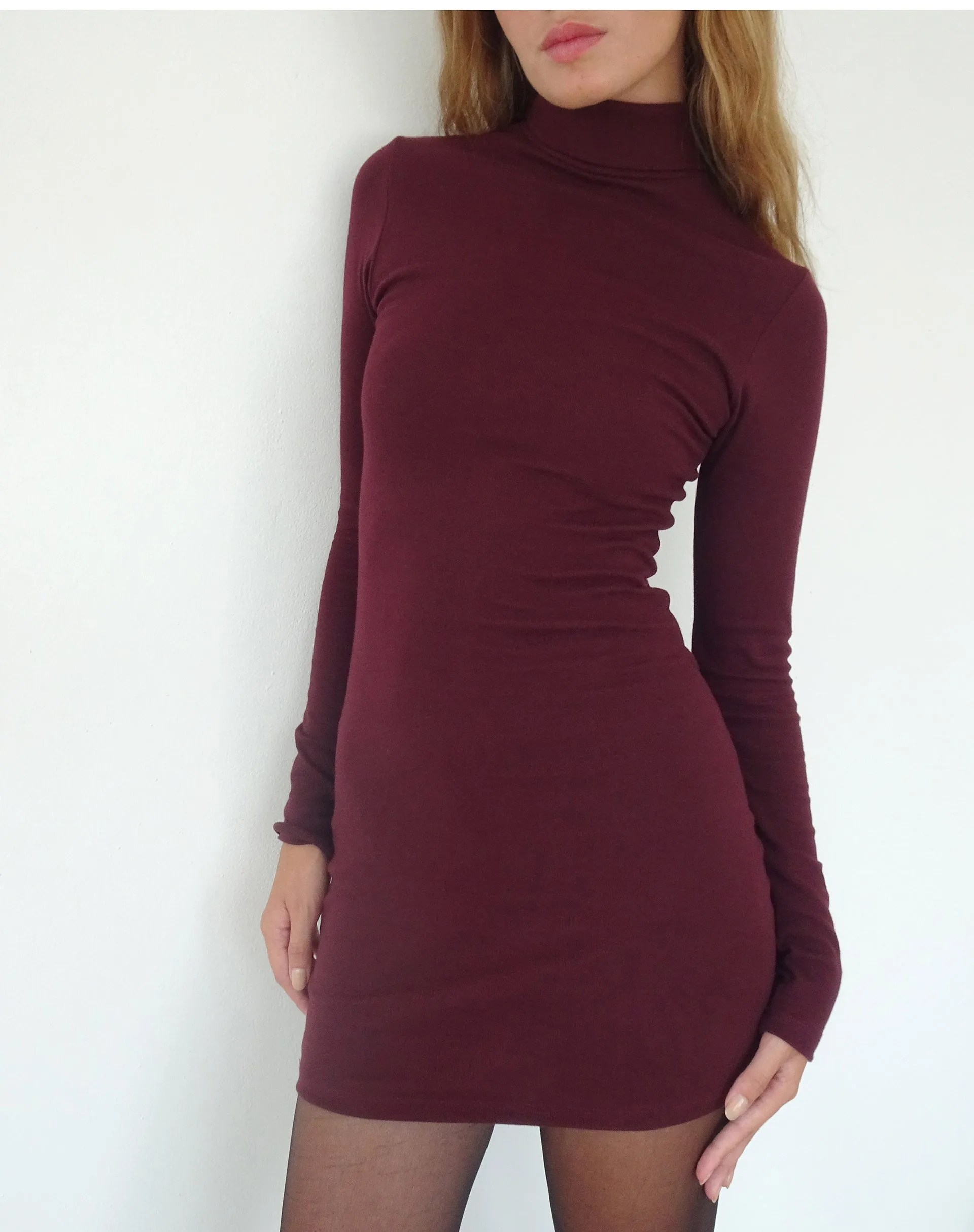 Yrion Turtle Neck  Bodycon Mini Dress in Burgundy